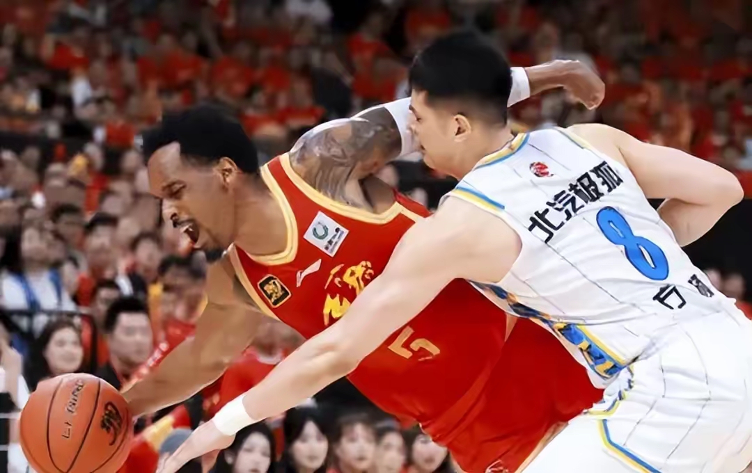 阿扎伦卡在老鹰比赛中险胜,败北引发热议!比赛高潮迭起(阿肯苦力猴亚猴奔歌词) 阿扎伦卡在老鹰比赛中险胜,败北引发热议!比赛高潮迭起(阿肯苦力猴亚猴奔歌词)